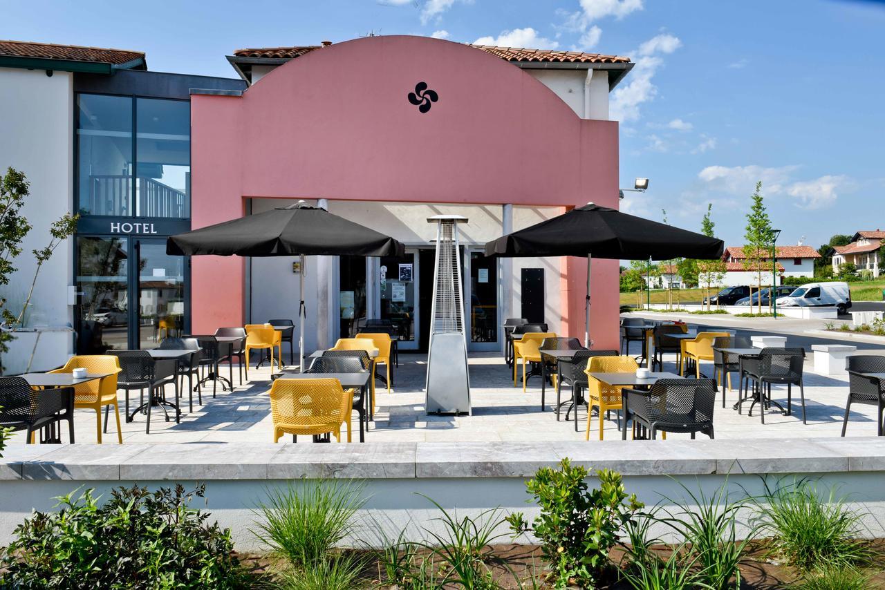 Hotel Restaurant Aldaburua Larressore Exterior photo